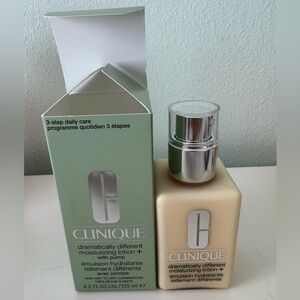Clinique Dramatically Different Moisturizing Lotion